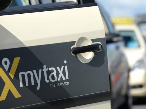 Mit dem Londoner Taxi-App-Anbieter Hailo wappne man sich auch gegen den wachsenden Wettbewerb unter den Fahrdiensten in Europa, sagte ein Mytaxi-Sprecher. Foto: Daniel Reinhardt