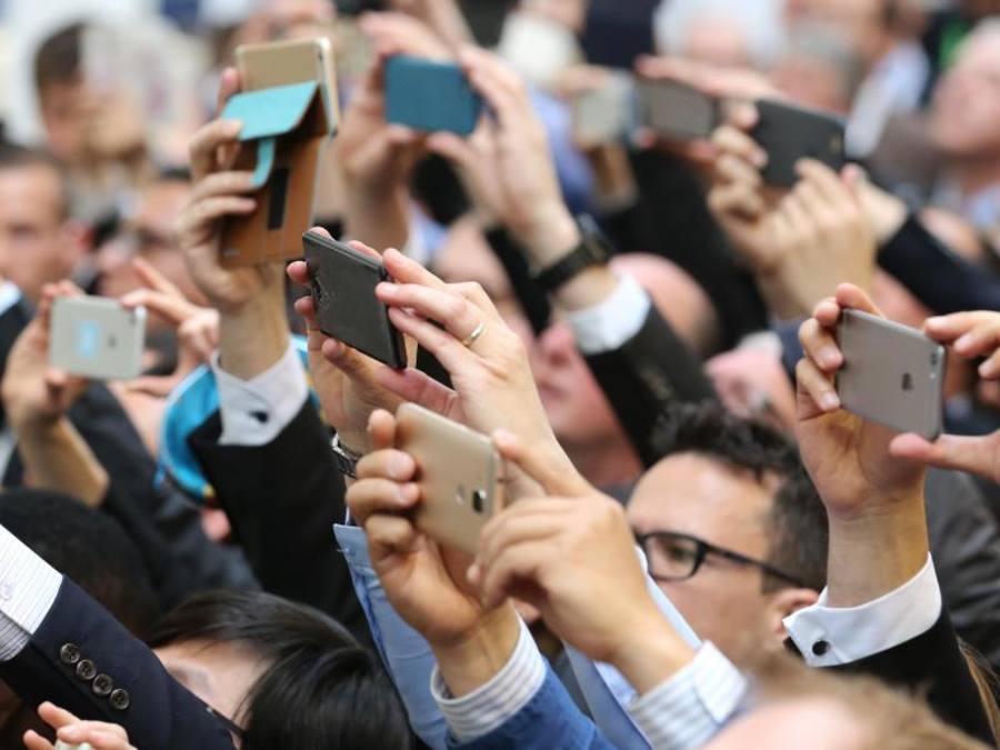 Laut Bitkom lässt der Smartphone-Boom etwas nach. Foto: Kay Nietfeld