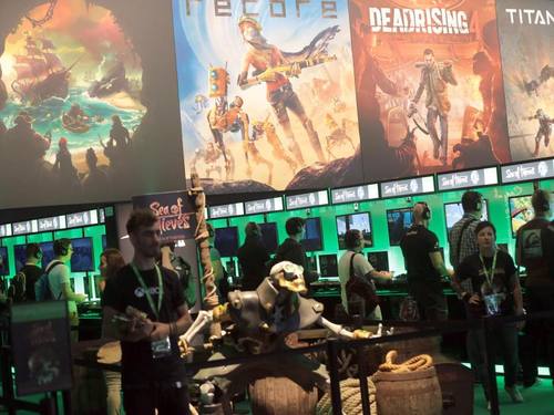 Die Computer- und Videospielemesse Gamescom erwartet rund 500 000 Besucher. Eines der großen Trendthemen sind erneut Spiele und Geräte, die die Nutzer in virtuelle Welten entführen. Foto: Oliver Berg