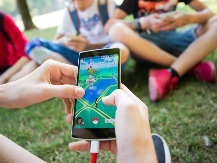 «Pokémon-Go» allerorten: Lehrer und Eltern fordern ein temporäres Smartphone-Verbot in Schulen. Foto: Silas Stein