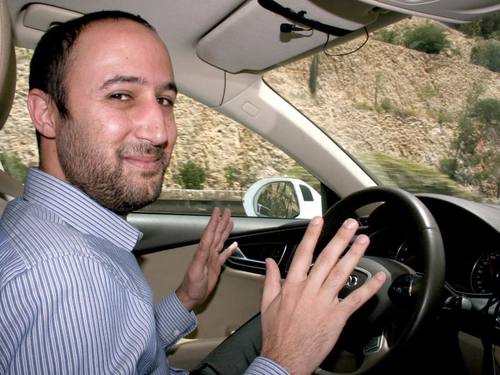 Nir Gideon, Entwicklungsexperte bei Mobileye, in einem selbstfahrenden Fahrzeug. Foto: Stefanie Jaerkel
