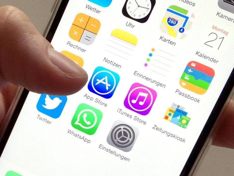 In Apples App Store haben sich inzwischen rund zwei Millionen Apps angesammelt. Foto: Alex Heinl