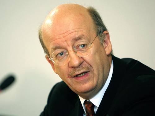 «Wir wollen die Produktion zurück in die Städte bringen.» Wolfgang Wahlster, Direktor am Deutschen Forschungszentrum für Künstliche Intelligenz. Foto: Ingo Wagner/Archiv