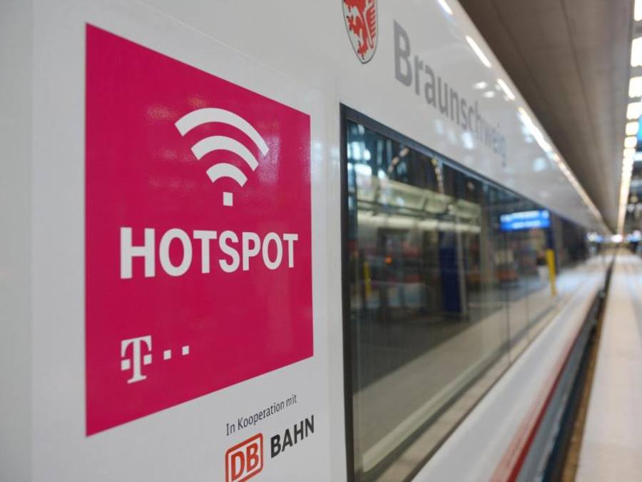 Das neue WLAN soll allen Gästen umsonst zur Verfügung stehen. Foto: Rainer Jensen/Archiv
