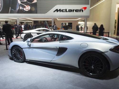 Ein McLaren 570GT beim Genfer Autosalon: Apple zeigt nach Informationen der «Financial Times» Interesse an dem britischen Sportwagen-Bauer. Foto: Sandro Campardo/Archiv
