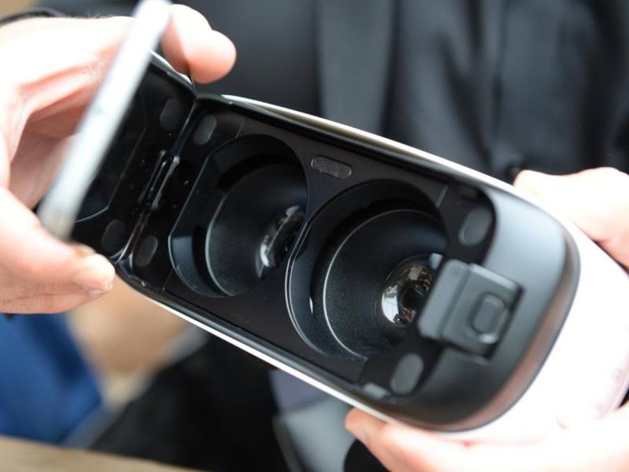 Oculus ist ein Pionier bei virtueller Realität: Die Firma brachte nach jahrelanger Entwicklung die Brille Rift auf den Markt, mit der man in künstliche Welten eintauchen kann. Foto: Patrick Seeger