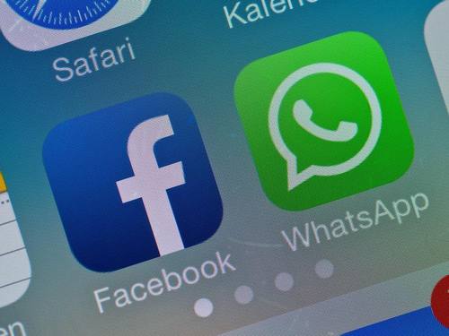 «Was passiert da eigentlich?», fragt Kanzlerin Merkel. Sie ist dafür, die geheimen Regeln der großen Internetplattformen offenzulegen. Foto: Patrick Pleul/Archiv