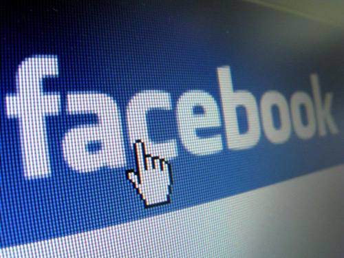 Seiten, die falsche Inhalte verbreiten, fliegen aus Werbeplattformen wie Facebook in Zukunft raus. Foto: Stephan Jansen