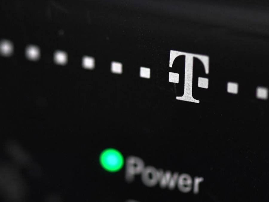 Dominante Anbieter wie die Telekom kassieren die Entgelte für den Zugang zu ihren Diensten oder Einrichtungen, etwa im Festnetz für die «letzte Meile» zum Kunden-Telefonanschluss. Foto: Federico Gambarini