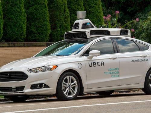 Das undatierte Foto zeigt ein selbstfahrendes Uber-Fahrzeug in Pittsburgh, Pennsylvania, USA. Foto: Uber/dpa