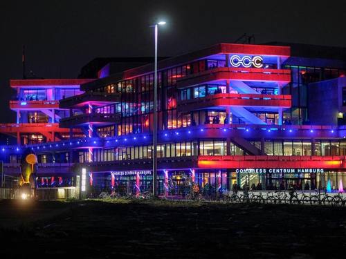 Auf dem Hackerkongress «Chaos Communication Congress» in Hamburg warnen Aktivisten vor einem massiven Ausspähen der «gläsernen Kunden». Foto: Axel Heimken