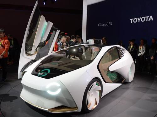 Toyota zeigte auf der Technik-Messe den Prototypen «Concept-i». Foto: Andrej Sokolow