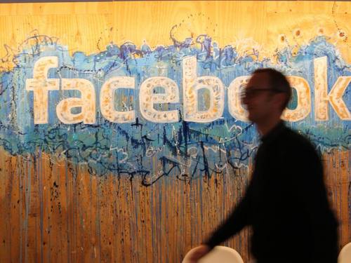 Facebook hatte bereits Mitte Dezember ein härteres Vorgehen gegen erfundene Nachrichten angekündigt. Foto: Christoph Dernbach