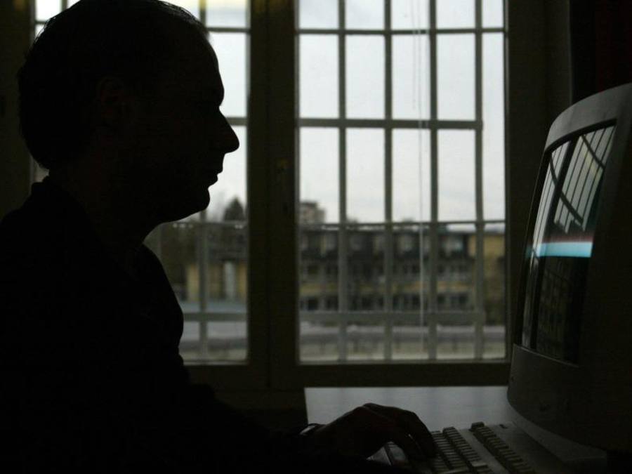 Befürworter wollen das Internet Schritt für Schritt im Gefängnis zulassen. Foto: Patrick Seeger/Symbolbild
