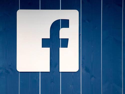Ein Flüchtling hat eine einstweilige Verfügung gegen Facebook beantragt, weil in dem Netzwerk mehrfach fälschlich behauptet wurde, er sei ein Terrorist. Foto: Daniel Reinhardt