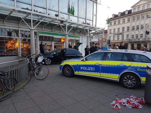 Tatort in Heidelberg: Angesichts von wüsten Gerüchten sah sich die Polizei genötigt, auf Twitter zu betonen, dass es sich um einen Deutschen ohne Migrationshintergrund handle. Foto: R. Priebe