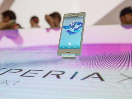 Das XZ Premium ist die exklusivste Ausführung der neuen Xperia XZ Modelle. Foto: Florian Schuh