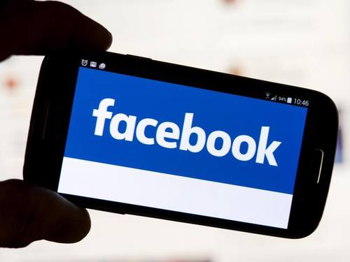 Facebook will seinen Nutzern das Teilen von Inhalten so einfach wie möglich machen. Foto: Tobias Hase