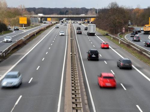 Testfeld für autonomes Fahren in Niedersachsen: Roboterautos mit reinen Passagieren auf der Rückbank sind echte Zukunftsmusik. Foto: Holger Hollemann