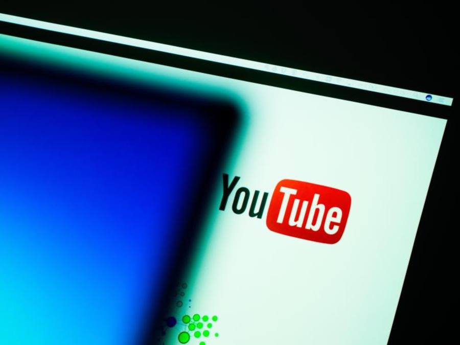 Online-Videoplattform «Youtube». Google steht wegen der Platzierung von Werbevideos neben extremistischen Videos in der Kritik. Foto: Nicolas Armer