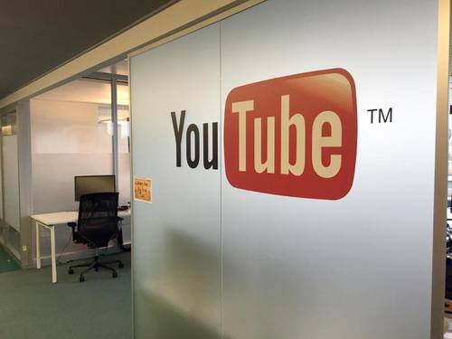 Das YouTube-Logo an einem Google-Büro in Zürich. Foto: Jenny Tobien