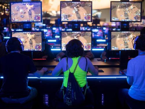 Auf der Games Week in Berlin dreht sich alles um Computerspiele, wie hier auf auf der Spielemesse Gamescom in Köln. Foto: Marius Becker