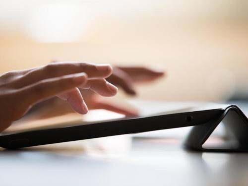 Im vergangenen Quartal war rund jeder Vierte weltweit verkaufte Tablet-Computer ein iPad. Foto: Rolf Vennenbernd