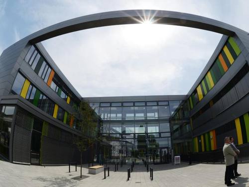 Die vier Forscher von der Technischen Universität Braunschweig hatten für ihre Studie, die auf einer Sicherheitskonferenz in Paris vorgestellt wurde, insgesamt 1,3 Millionen Apps analysiert. Foto: Julian Stratenschulte