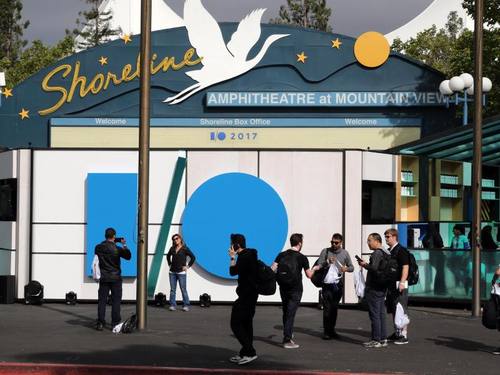 Teilnehmer der Entwicklerkonferenz Google I/O 2017 im kalifornischen Mountain View. Foto: Christoph Dernbach