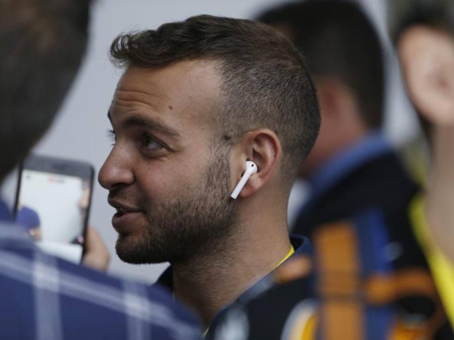 Apple lasse die Lautsprecher bei der Firma Inventec aus Taipeh fertigen, die auch die drahtlosen AirPods-Ohrhörer produziere, hieß es. Foto: Monica Davey