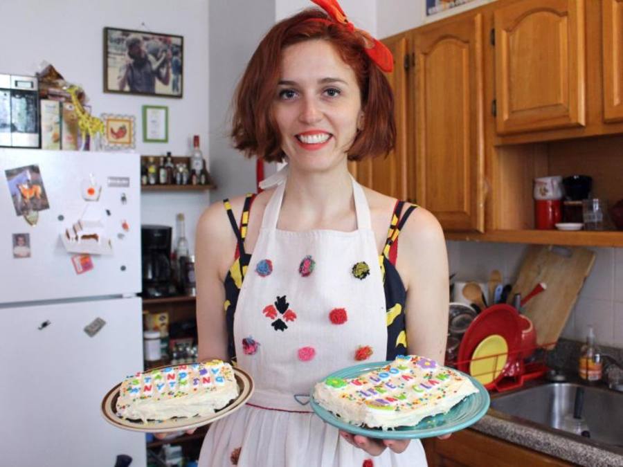 «Troll Cake»-Bäckerin Kat Thek. Ihre Kuchen verziert sie mit Beleidungen. Foto: Stephanie Ott