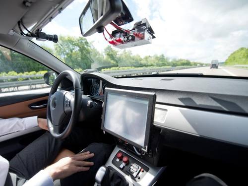 Prototyp für autonomes Fahren. Foto: Daniel Naupold/Illustration