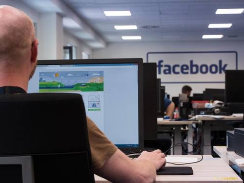 Löschzentrum von Facebook in einem Service-Center des Dienstleisters Arvato in Berlin. Foto: Soeren Stache