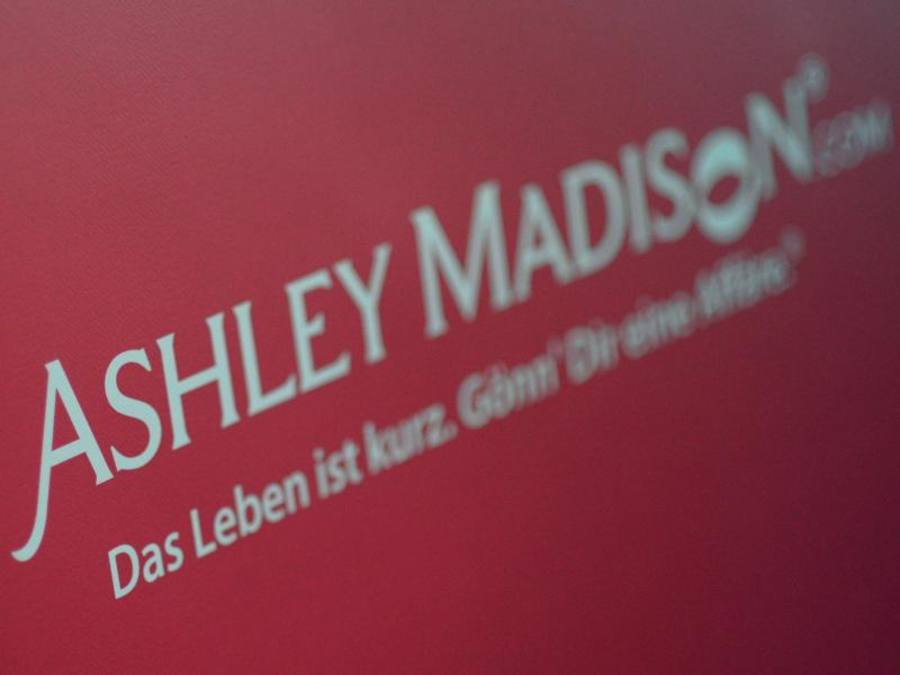 Der Schriftzug des Datenportals Ashley Madison. Foto: Britta Pedersen/Archiv