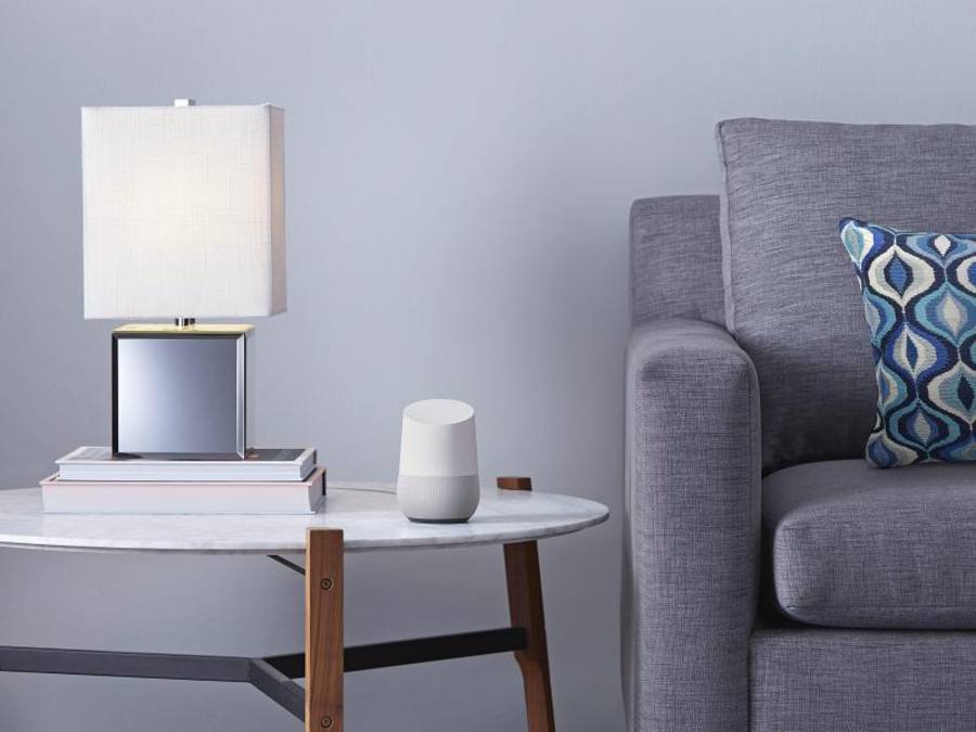Der «Google Home»-Lautsprecher kommt jetzt auch in Deutschland auf den Markt. Foto: Google