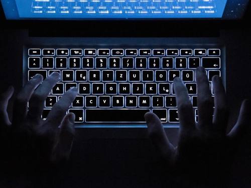 Im Darknet (Illustration) können sich Internetnutzer fast komplett anonym bewegen. Foto: Silas Stein