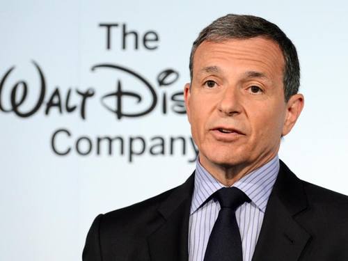 Disney-Chef Robert Iger bei einer Pressekonferenz in Washington. Walt Disney plant ins Streaminggeschäft mit einem eigenen Sender einzusteigen. Foto: Michael Reynolds