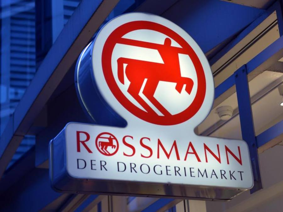 Amazon stellte die Online-Plattform sowie die Logistik. Rossmann verkauft seine Artikel auch über die eigene Website, allerdings mit gewöhnlichen Versand-Lieferzeiten. Foto: Peter Kneffel