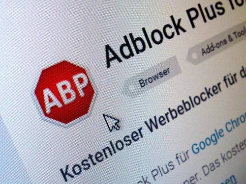 Die Software "AdBlock Plus" blockiert die Werbung im Internet. Foto: Stephan Jansen
