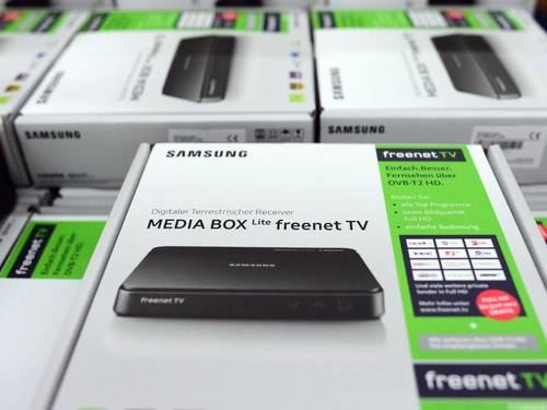 Boom bei den Settop-Boxen: Ende März war das terrestrische Fernseh-Signal auf den neuen Standard DVB-T2 umgestellt worden, für dessen Empfang seither neue Geräte erforderlich sind. Foto: Maurizio Gambarini
