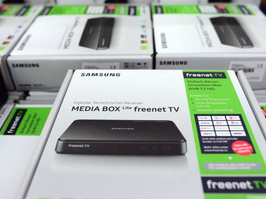 Boom bei den Settop-Boxen: Ende März war das terrestrische Fernseh-Signal auf den neuen Standard DVB-T2 umgestellt worden, für dessen Empfang seither neue Geräte erforderlich sind. Foto: Maurizio Gambarini