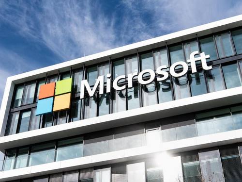 Mit «Microsoft 365 Education» und «Microsoft 365 F1» bringt der Konzern zwei neue Softwarepakete auf den Markt. Foto: Matthias Balk