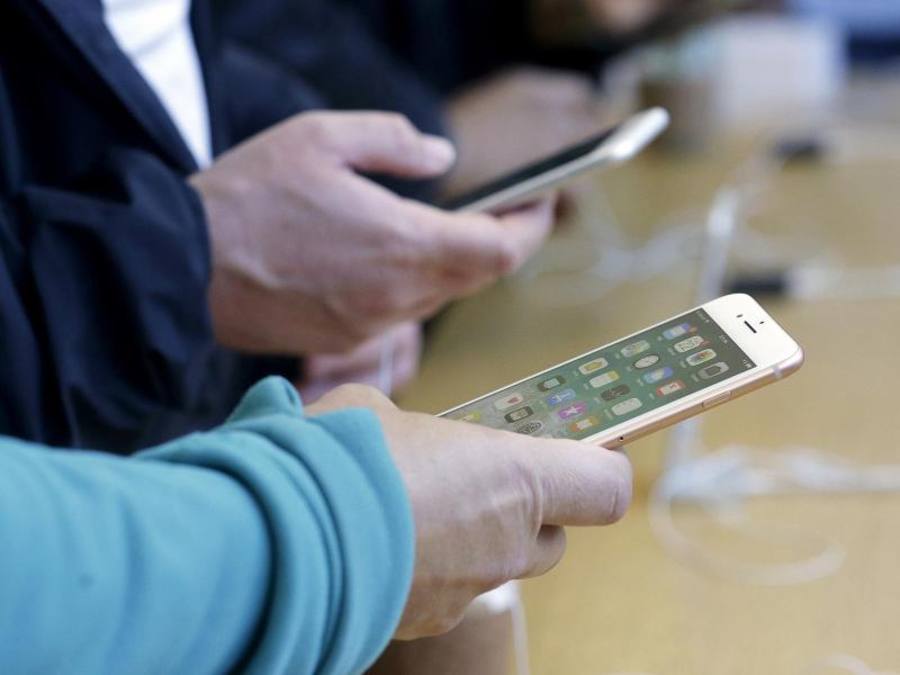 Apple setzt für die Suche seiner Sprachassistentin Siri künftig wieder auf Google. Foto: Jeff Chiu