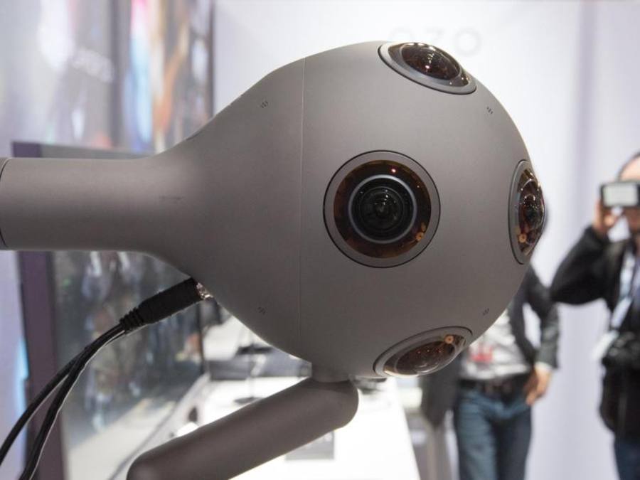 Eine 360-Grad-Kamera, aufgenommen auf dem Stand von Ozo Nokia bei der CeBIT. Foto: Friso Gentsch