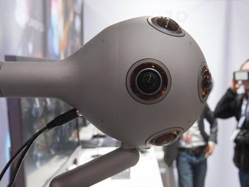 Eine 360-Grad-Kamera, aufgenommen auf dem Stand von Ozo Nokia bei der CeBIT. Foto: Friso Gentsch