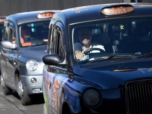 Der Fahrdienst-Vermittler Uber erhält keine neue Lizenz für London, die derzeitige Lizenz lief am 30.09.2017 aus. Foto: Lauren Hurley