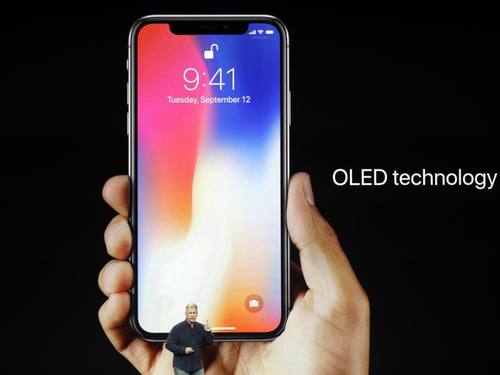 Das iPhone X soll am 3. November auf den Markt kommen. Foto: Marcio Jose Sanchez/AP/dpa