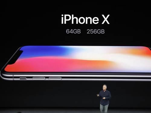Das iPhone X ist das erste Apple-Smartphone, bei dem das Display praktisch die gesamte Frontseite einnimmt. Foto: Marcio Jose Sanchez