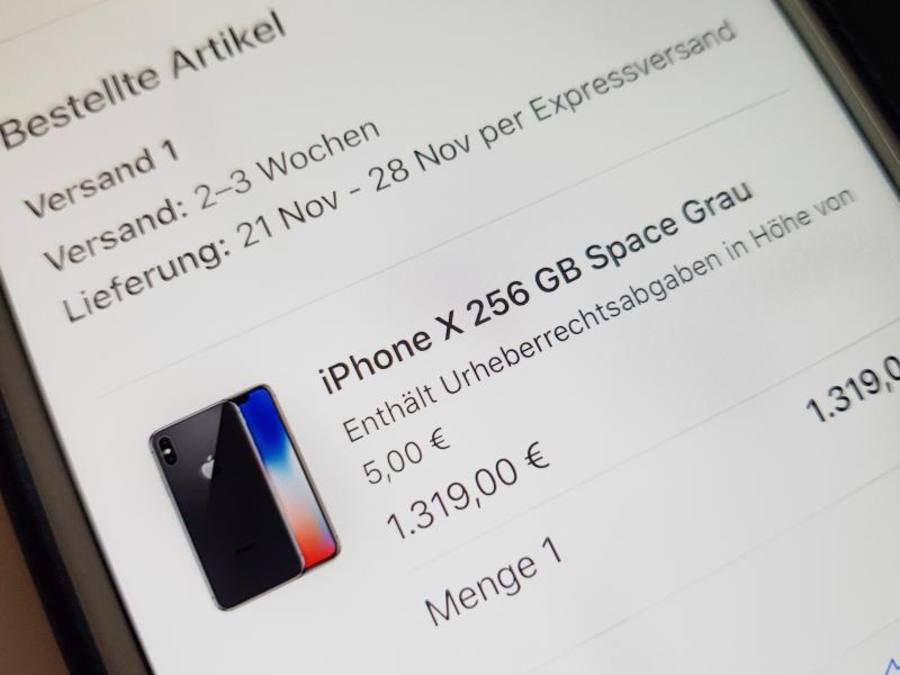 Das iPhone X ist das erste Apple-Smartphone, bei dem das Display praktisch die gesamte Frontseite einnimmt. Foto: Marcio Jose Sanchez