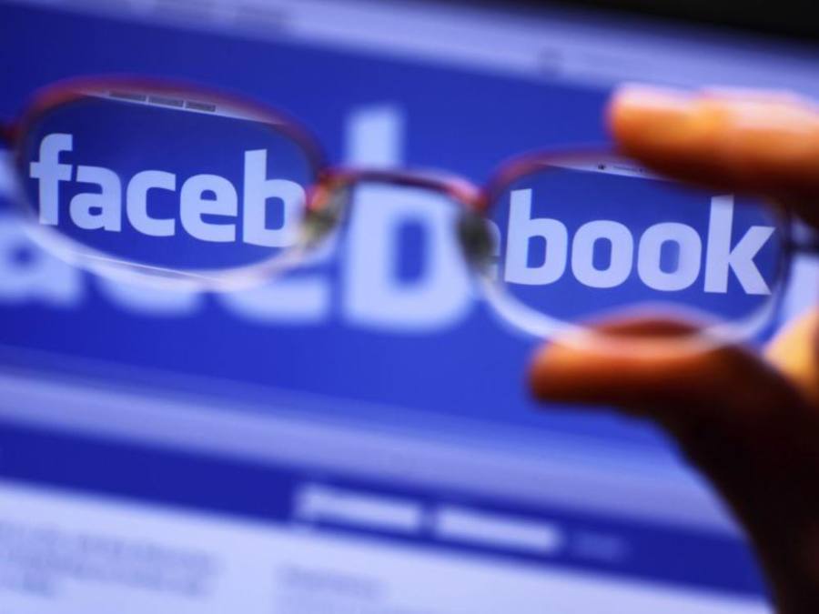 Nach Recherchen der US-Organisation «ProPublica» konnten auf Facebook erneut Anzeigen geschaltet werden, die bestimmte Bevölkerungsgruppen ausschließen. Foto: Jens Büttner/Symbolbild